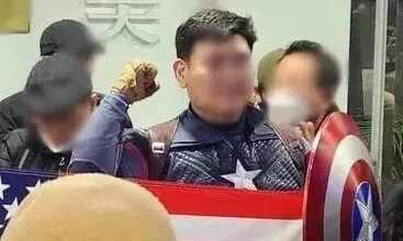 윤석열 지지 ‘캡틴 아메리카’ 징역 1년6개월…대사관·경찰서 난입