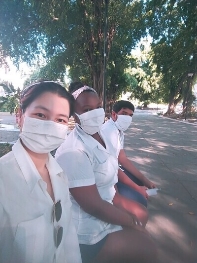 Jeong with her premed classmates in Cuba, with whom she performed medical surveys to respond to COVID-19, just before she returned to South Korea in July.