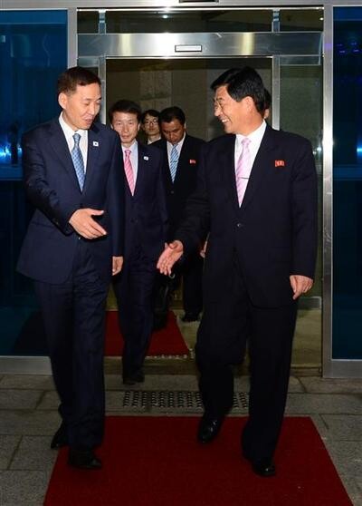  respective heads of the South and North Korean sides of the Inter-Korean Joint Committee for the Kaesong Industrial Complex