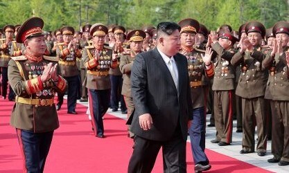 김정은, 신형 방사포탄 발사 참관…조선인민혁명군 창건일 기념