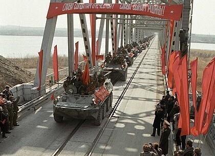 The last Russian troops to be withdrawn from Afghanistan cross the Amu Darya River in February 1989.