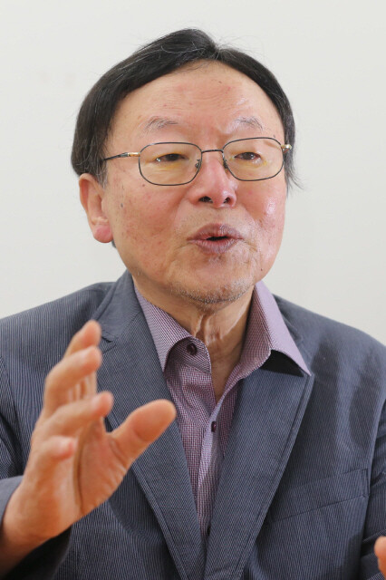  professor emeritus at the Hankuk University of Foreign Studies (HUFS)　