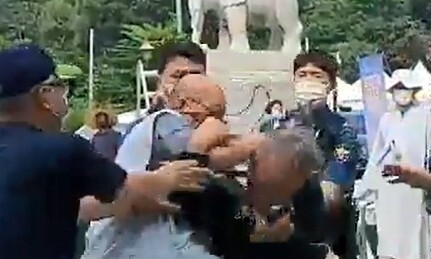 [영상] 스님들의 집단 폭행… ‘자승 전 총무원장’ 비판했다는 이유다