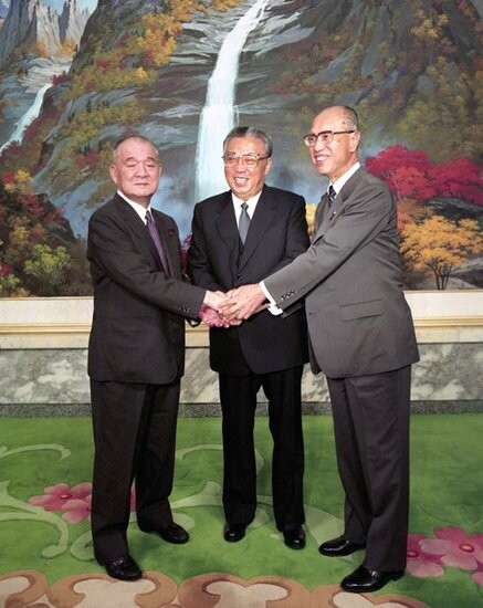 Japanese Deputy Prime Minister Shin Kanemaru (left) and Makoto Tanabe (right)