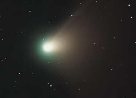 1월8일 뉴욕 밤하늘에서 찍은 혜성 C/2022 E3 (ZTF). 녹색 빛을 띠는 것이 특징이다. EarthSky Community Photos | Steven Bellavia