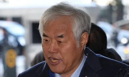 <font color="#FF4000">[속보]</font> ‘서부지법 폭동 배후’ 혐의 전광훈 구속