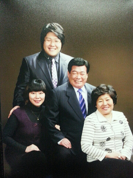 A picture of Jang Bo-hyun’s family