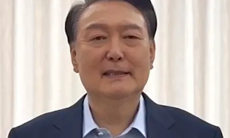 <font color="#FF4000">[단독]</font> ‘계엄 회의록’도 없는데…윤석열 쪽, 헌재에 “효력 있다” 주장