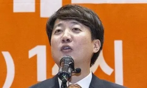 경찰, ‘이준석 여론조사 비용 대납’ 혐의 지역 정치인 소환