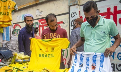 월드컵 이면…축구화 ‘일당 3000원’ 미얀마 노동자가 만든다