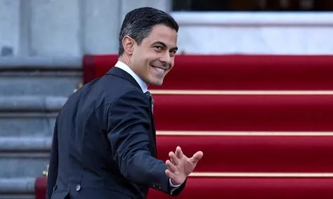 オランダ最年少初の聖少数者首相誕生… 38歳のロブ・イェトン就任