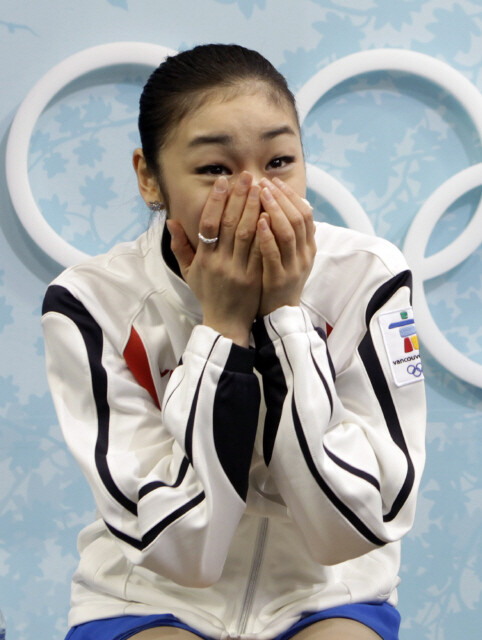 밴쿠버 동계올림픽에서 자신의 프리스케이팅 점수를 보며 놀라는 김연아 선수. REUTERS