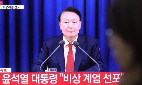 <font color="#FF4000">[단독]</font> 윤석열, 4·10 총선 전 국방장관·국정원장에 “조만간 계엄”
