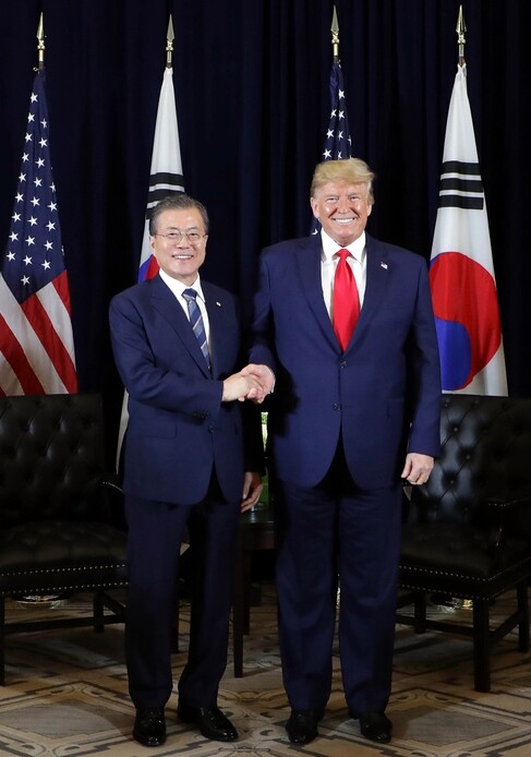 South Korean President Moon Jae-in and US President Donald Trump before their summit at the InterContinental New York Barclay on Sept. 23. (Blue House photo pool)