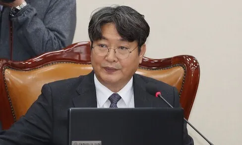 ‘차명 주식거래 의혹’ 이춘석, “진상조사 수용” 발언 4시간 만에 탈당