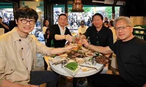 이재용·올트먼·최태원·젠슨황 미국서 ‘치맥 회동’...이 대통령 주재 만찬 참석