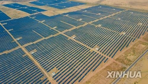중국의 ‘에너지 혁명’할 결심…사막에 숨은 거대 태양광 단지