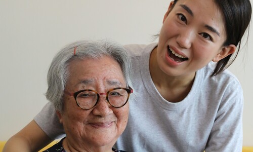할머니가 물려준 성의 본관은 ‘자유분방’