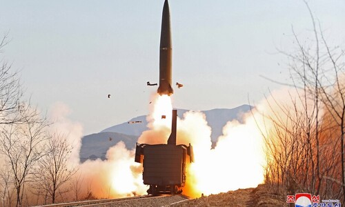 합참 “북한, 단거리 탄도미사일 추정 2발 발사”