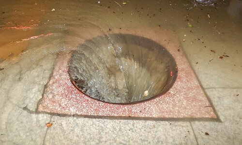 폭우 때 ‘맨홀’ 뚜껑 열릴 징조 3가지