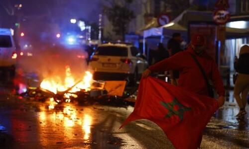 승전보에 이성 잃은 모로코 팬들, 벨기에서 차 불태우며 난동