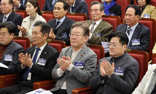 민주당, 권리당원 표 비중 3배 높이자…비명계 “나치냐” 반발