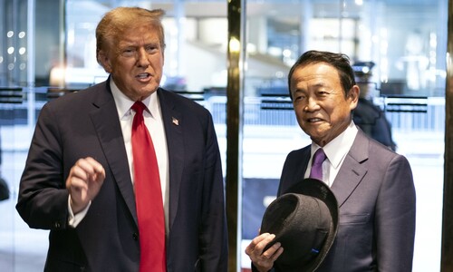 발 빠른 일본…아소 부총재, 트럼프 만나 1시간 대화