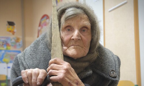 “믿은 건 내 지팡이와 감각” 우크라 98살, 10㎞ 걸어 러 점령지 탈출