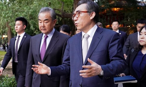 한국 “민주주의 국가 협력”, 중국 “보호무역 함께 반대”