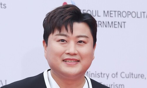 트로트 가수 김호중, 택시 ‘뺑소니’…운전자 바꿔치기 의혹도