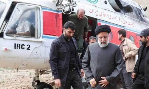 이란 대통령 탄 헬기 비상착륙…구조대 급파