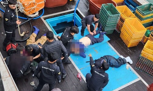 대천항 정박 어획물 운반선 어창서 3명 쓰러져…1명 위독