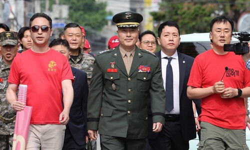 박정훈 대령, 공수처 출석…변호인 “권력자 칼춤에 해병대 다쳐”