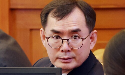 첫 검사 탄핵 기각…헌법재판관 4명만 “유우성 기소 중대 위법”