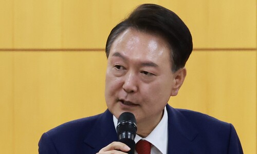 윤 지지율 21% 최저치…“거부권 남발” 원인에도 여전히 ‘남 탓’