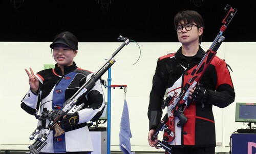 한국팀 첫메달 쐈다…금지현·박하준 공기소총 ‘은’