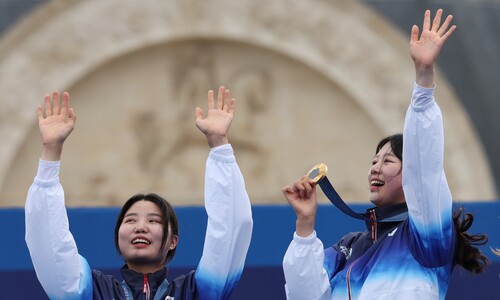 임시현 3관왕…여자 양궁, 역대 5번째 금·은 석권 위업