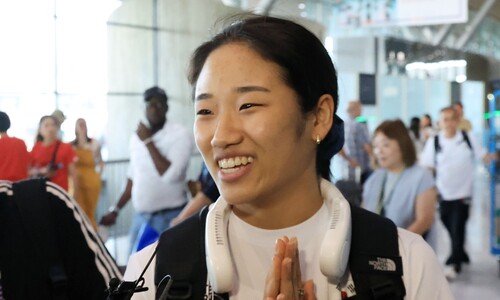 귀국길 안세영 “회견 불참, 내 뜻 아냐…아무 말 하지 말라고 해”