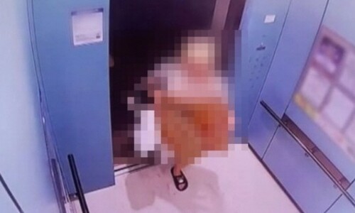 아파트 현관 앞에서 사라진 택배…잠복 끝에 잡힌 ‘이웃집 절도범’