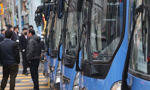 [단독]버스 집어삼킨 사모펀드, 고배당 돈잔치 뒤 팔고 튄다