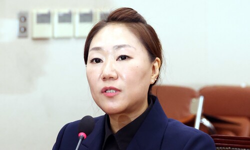 강혜경 “명태균, 김건희는 밖 나가면 안 되는 주술사라 해” [영상]