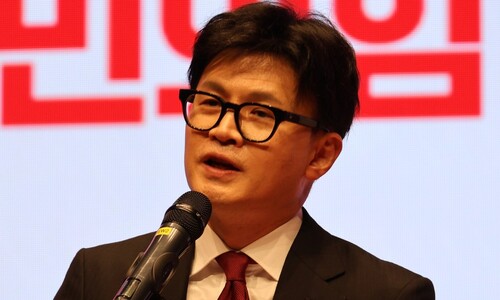 “김건희 개목줄” 해명 회피하는 한동훈…판 키우는 ‘런동훈’