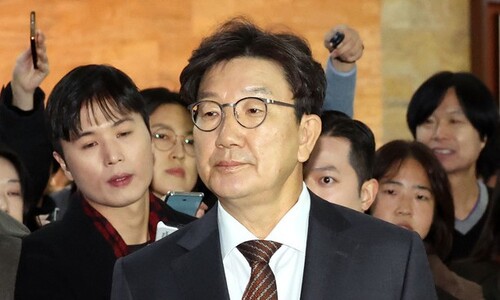 “탄핵되면 눈물이 한반도 적실 것”…친윤계 의총서 반대 주장