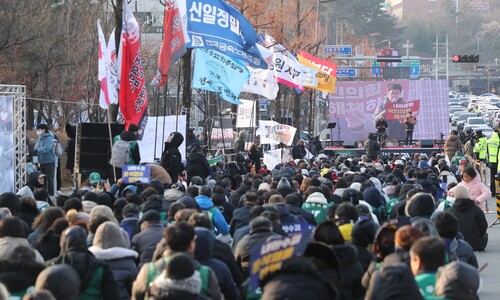 전국서 “윤석열 구속” “국힘 해체”…탄핵 가결 뒤 첫 주말 집회