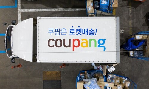 굳어지는 쿠팡·네이버 ‘2강 체제’…“경쟁 줄어 소비자 혜택 감소 우려”