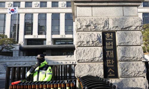 [속보] 윤석열 쪽 “오늘 대리인단 헌재 탄핵 변론준비기일 출석”