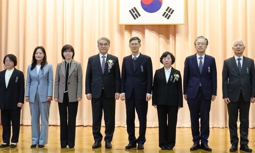 [속보] 헌재, ‘8인 체제’ 첫 재판관 회의…“주 2회 윤석열 탄핵심판”