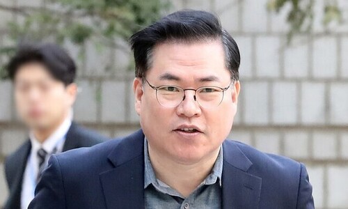 유동규, 이재명에게 “왜 째려보냐”…재판장 “두 분 눈싸움 하시나”