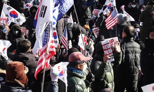 공수처 앞 60대 남성 분신 시도…경찰 조사 중