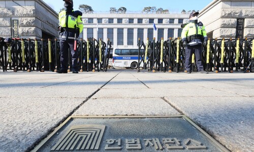 최상목에 “헌재 결정 무시하라”는 권성동…그 얄팍하고 무지한 노림수